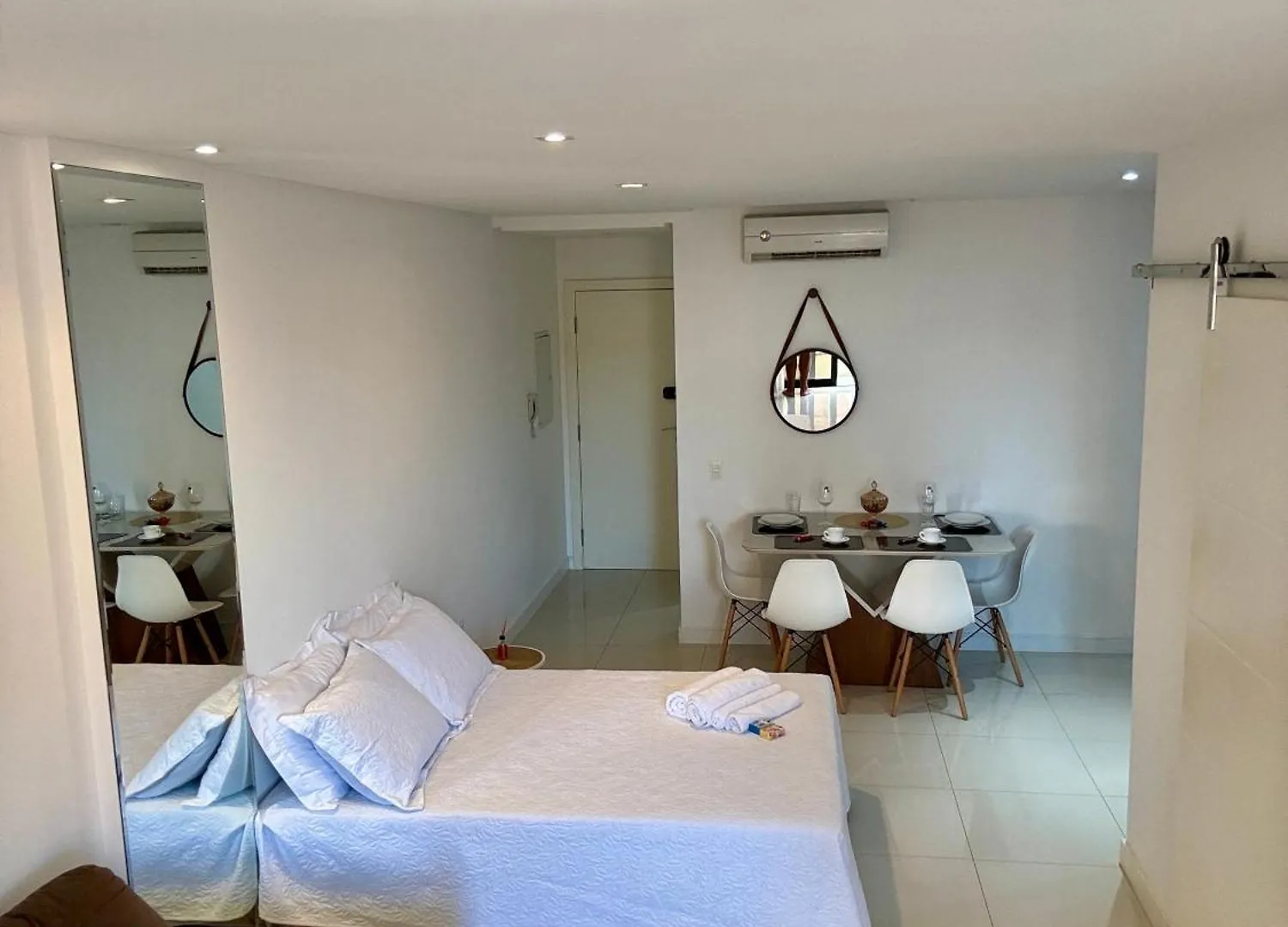 Apto En Condominio Parque De Las Naciones II Balneario Camboriu Brazil