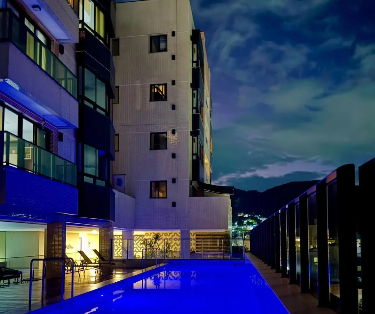 Apto En Condominio Parque De Las Naciones II Balneario Camboriu